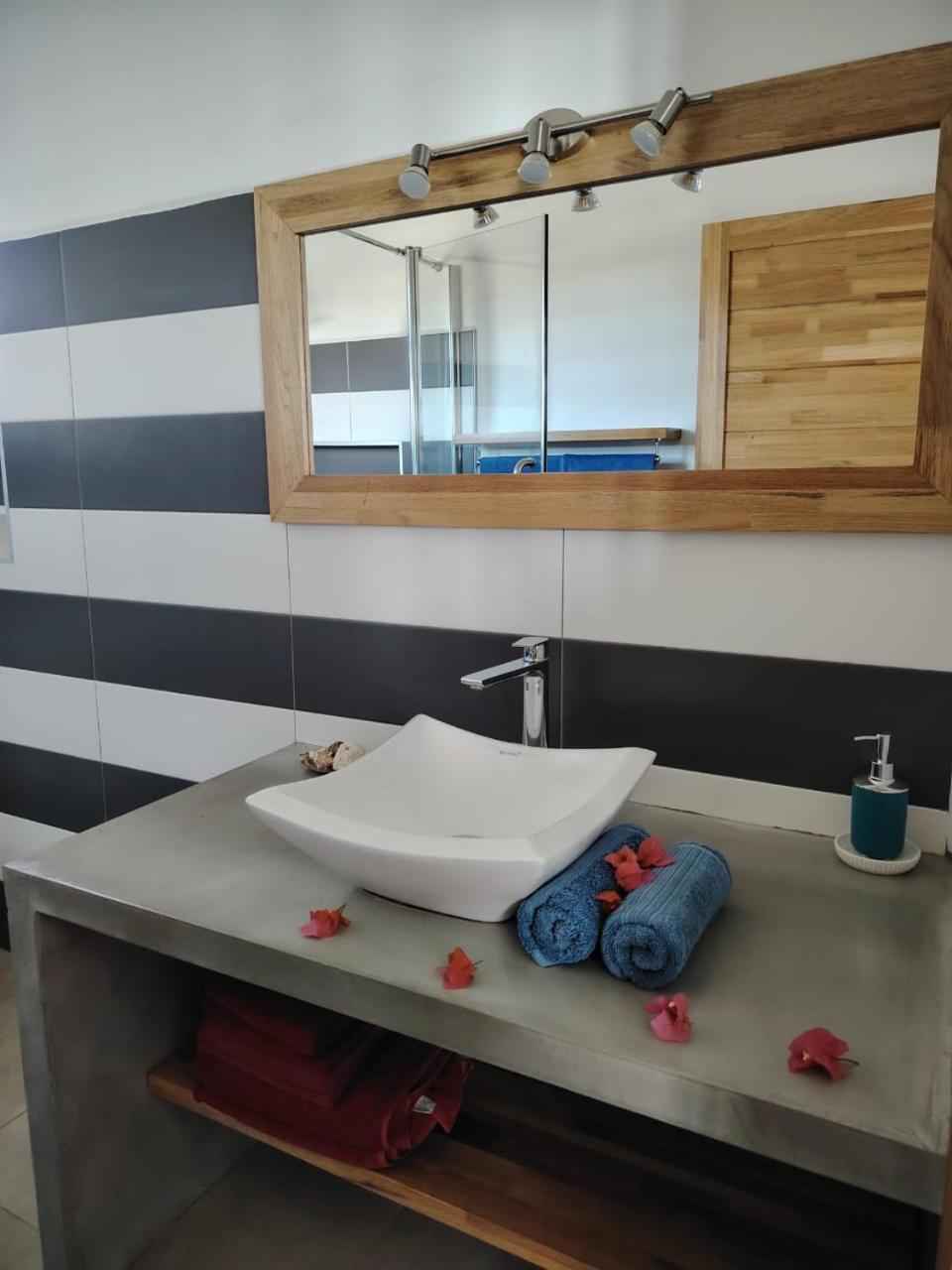 Apartamento Le P'Tit Bohneur Trou aux Biches Exterior foto